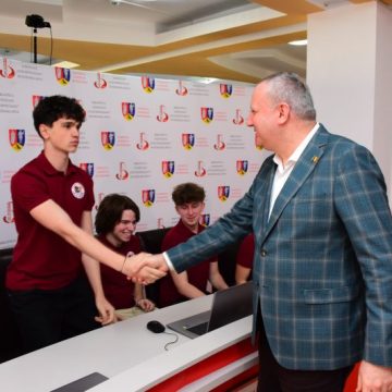 Prima zi a sferturilor de finală la concursul județean de cultură generală „Citești și câștigi!”