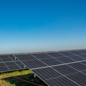 Municipalitatea din Lupeni va produce energie verde în primul parc fotovoltaic din localitate