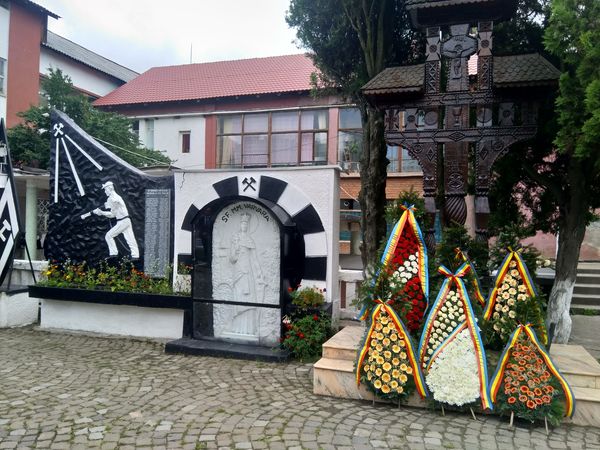 Remember: S-au scurs 40 de ani de la dubla explozie cu 25 de morți din subteranul Minei Vulcan