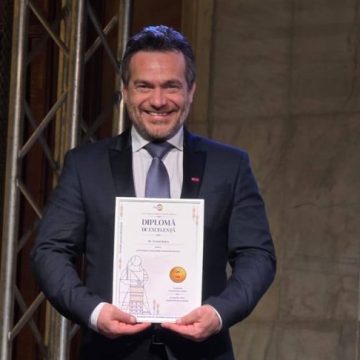 Încă un premiu, încă o recunoaștere pentru performanțele înotătorului-bibliotecar Avram Iancu