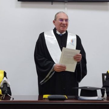 Europarlamentarul Iuliu Winkler a primit însemnele titlului de „Doctor Honoris Causa” al Universității din Petroșani