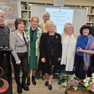 Dialog între poezie și pictură la Biblioteca Județeană „Ovid Densusianu” Hunedoara-Deva”