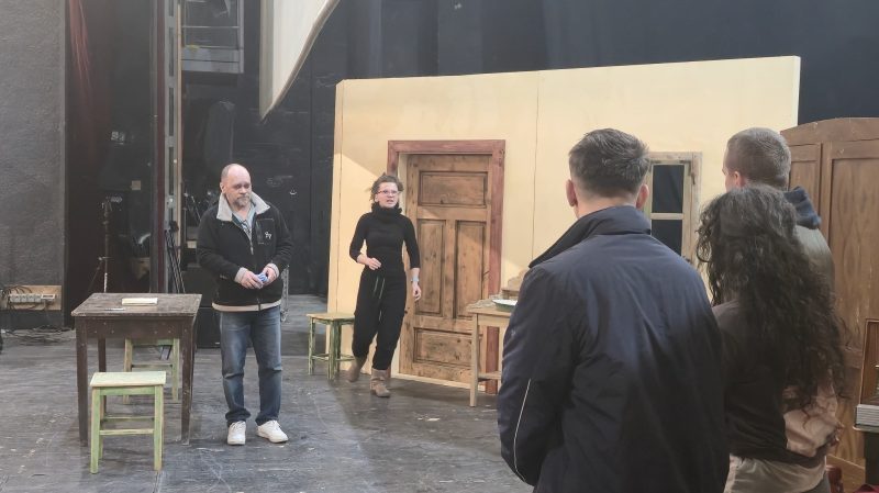 668572421_1478114434103722_346991252827065020_n Premieră absolută la teatrul din Petroșani, cu texte după „Povestirile petrilene” ale lui I.D. Sîrbu