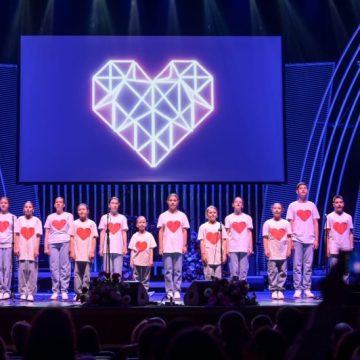 Evoluție emoționantă a „Glasurilor de Argint” din Valea Jiului pe scena de la San Remo