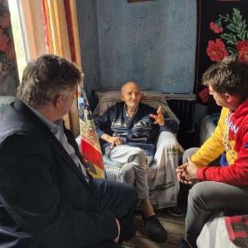 De Ziua Veteranilor de Război, acasă la mr.(r) Tudor Gheorghe, ultimul veteran de război din județul Hunedoara