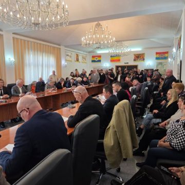 Vulcan rămâne municipiu: Proiectul pentru organizarea referendumului de declasificare a fost respins