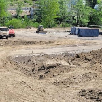 Au început lucrările de regenerare urbană a zonei Agrement Lupeni, punctul de plecare spre Straja
