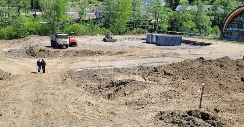 Au început lucrările de regenerare urbană a zonei Agrement Lupeni, punctul de plecare spre Straja
