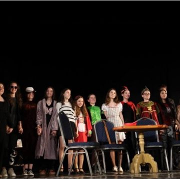 699331031_26915223654776792_6485963616853897972_n „PACEA CU ZMEII” premiată la Festivalul „MASCA”, organizat la Baia Mare