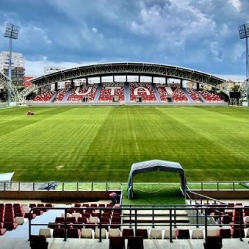 Până la omologarea stadionului din Petroșani, Corvinul Hunedoara va juca meciurile din SuperLigă la Arad