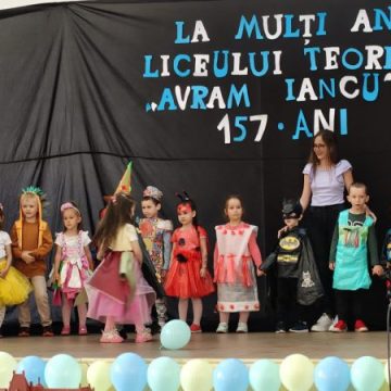 702830499_1454537883356261_7371528559889110991_n 157 de ani de tradiție, educație și performanță la Liceul Teoretic „Avram Iancu” Brad!