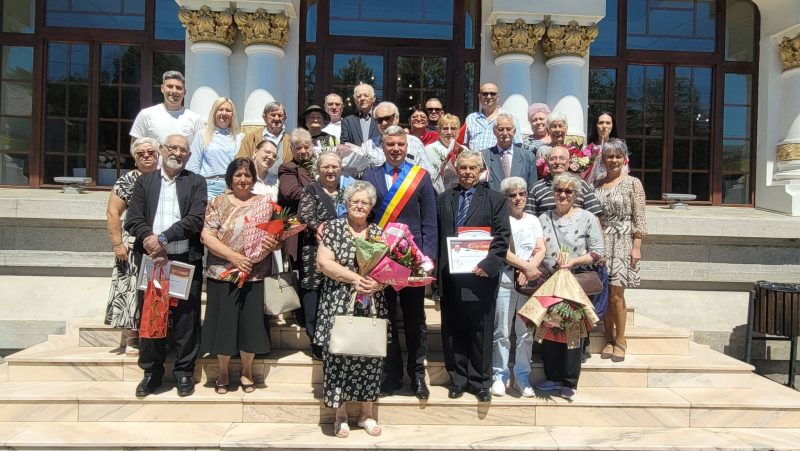 706595067_26888003397475685_2847286420612852485_n Zece noi familii de aur ale Lupeniului, premiate de autoritățile locale