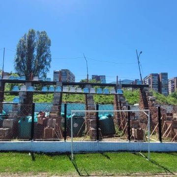 706690669_26891310093811682_5875535204490408858_n Reparații la tribuna a doua a stadionului „Minerul” din Lupeni