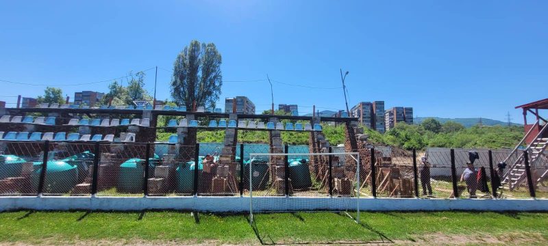 706690669_26891310093811682_5875535204490408858_n Reparații la tribuna a doua a stadionului „Minerul” din Lupeni