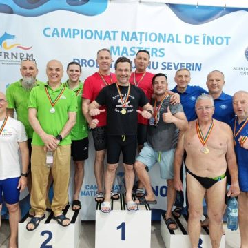 707415638_1552981589519269_2717699204498903002_n Medalie de aur pentru sportivul Avram Iancu la Campionatul Național de Înot Masters