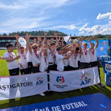 707509665_1550087073573180_6200581462565871238_n Gala campionilor fotbalului juvenil pe stadionul „Petre Libardi” din Petroșani