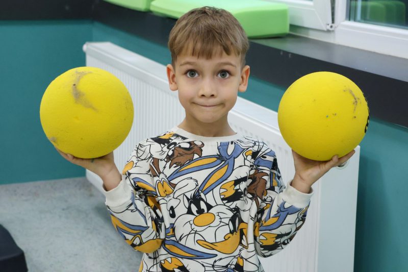 Unu din trei copii își dorește mai mult timp cu familia și mai multe ore petrecute în aer liber