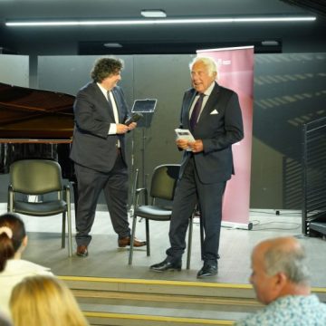 De la arestare la aplauze: Ioan Holender, după 70 de ani