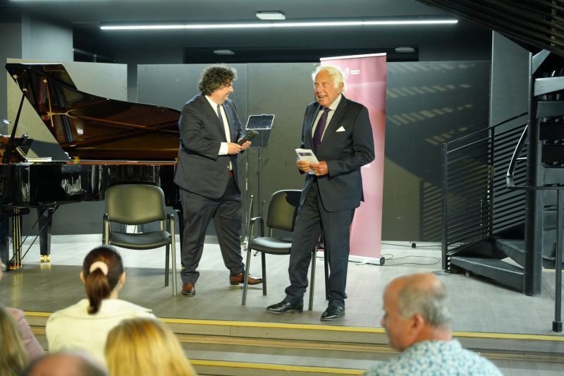 De la arestare la aplauze: Ioan Holender, după 70 de ani
