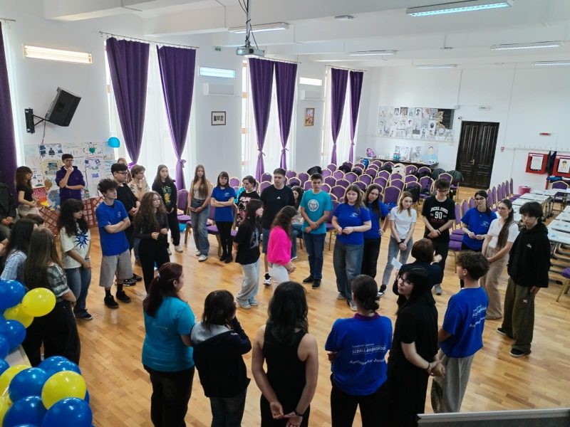 Elevii din Deva au devenit miniștri și europarlamentari pentru o zi