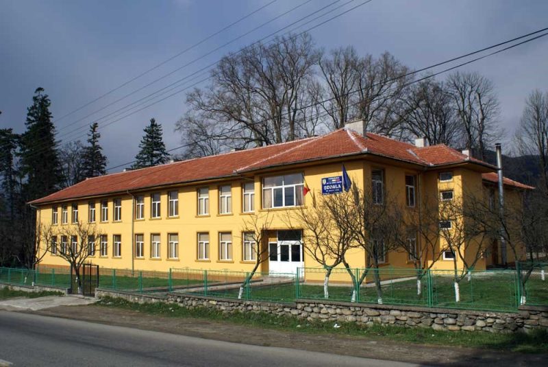 Investiții în educație la Școala gimnazială din Pui, în cadrul unui proiect european privind reducerea abandonului școlar
