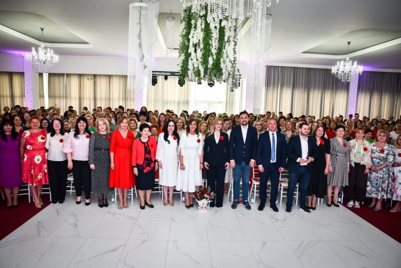 715255756_1394691482478277_5523545316492061029_n O nouă generație de lideri tineri în echipa social-democraților din județul Hunedoara