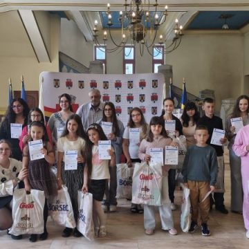 718993792_27431272966504256_1322199412559215637_n Concursul de desen„Lupul de argint” și-a desemnat câștigătorii ediției cu numărul 19
