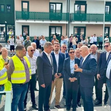 719524557_1435590511947439_7506527675029650043_n Premierul Ilie Bolojan, vizită la obiective de interes din județul Hunedoara