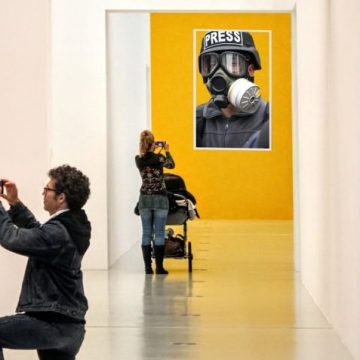 720010465_1396352349180089_3136991158497285761_n Prima ediție a expoziției-concurs de fotografie de presă „Instantanee de adevăr” la MCDR Deva