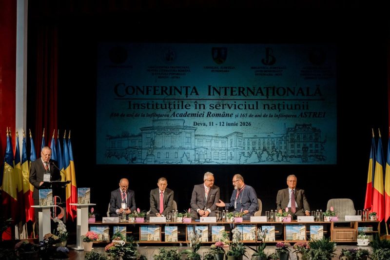 721169886_1003778182269552_3534372070446830827_n Vibrante emoții la conferința aniversară de la Deva a Academiei Române și a Societății Culturale ASTRA