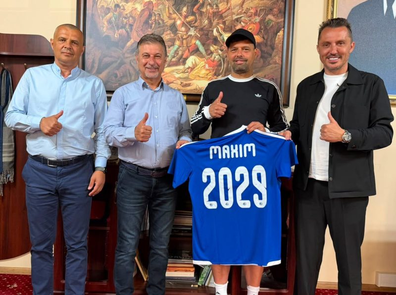 Florin Maxim şi-a prelungit contractul de antrenor principal al Corvinului Hunedoara până în 2029