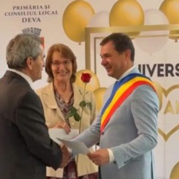 b Primăria Deva a sărbătorit „Nunta de Aur” pentru cuplurile care au împlinit 50 de ani de căsătorie neîntreruptă