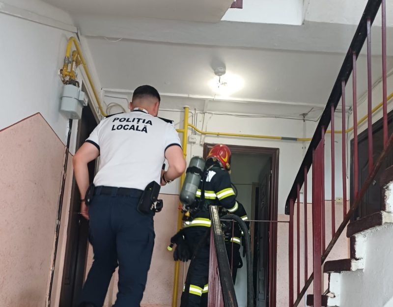 Promptitudinea și spiritul de observație al polițiștilor locali din Petroșani au dus la salvarea vieții unei persoane imobilizate la pat