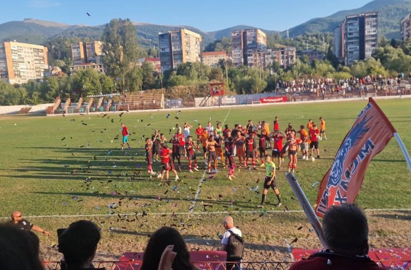 Bucuria fotbalului-spectacol vine la Lupeni cu calificarea în grupele Cupei României