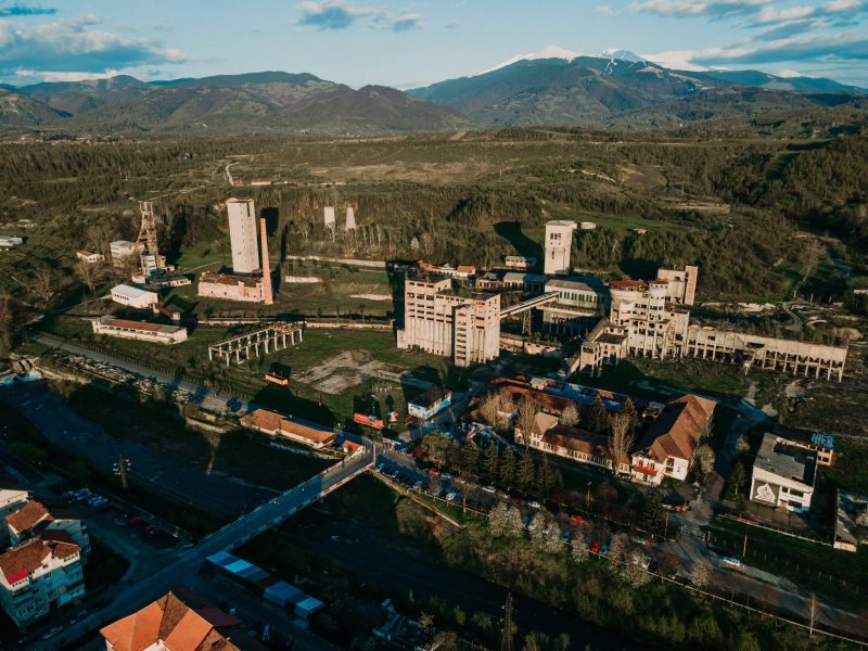 Investiții de zeci de milioane de euro, atrase de Consiliul județean Hunedoara, vor transforma Mina Petrila într-un hub cultural, educațional și turistic